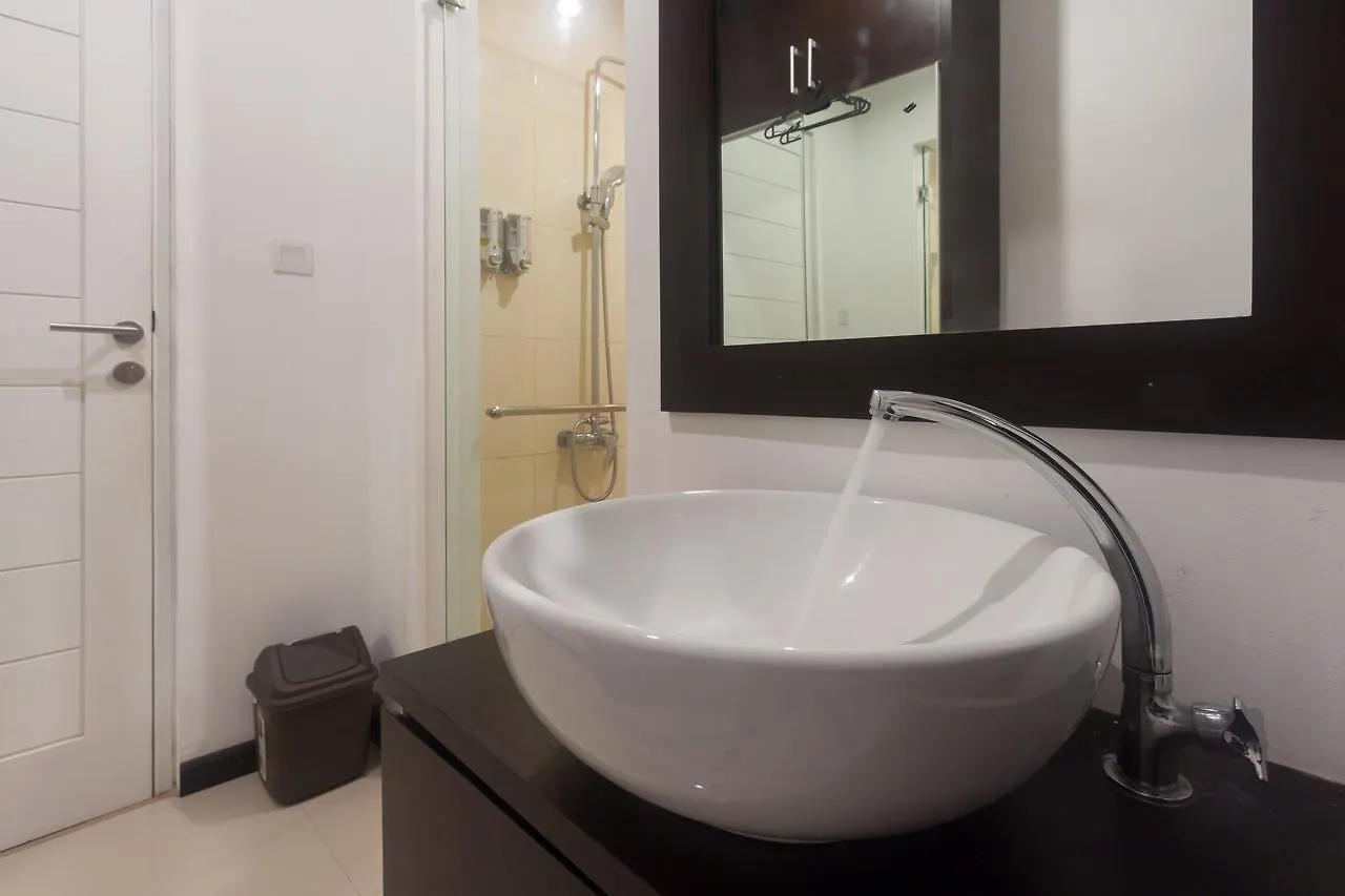 *** Hotel Zen Rooms Kedonganan Batur Sari Jimbaran  Indonesia